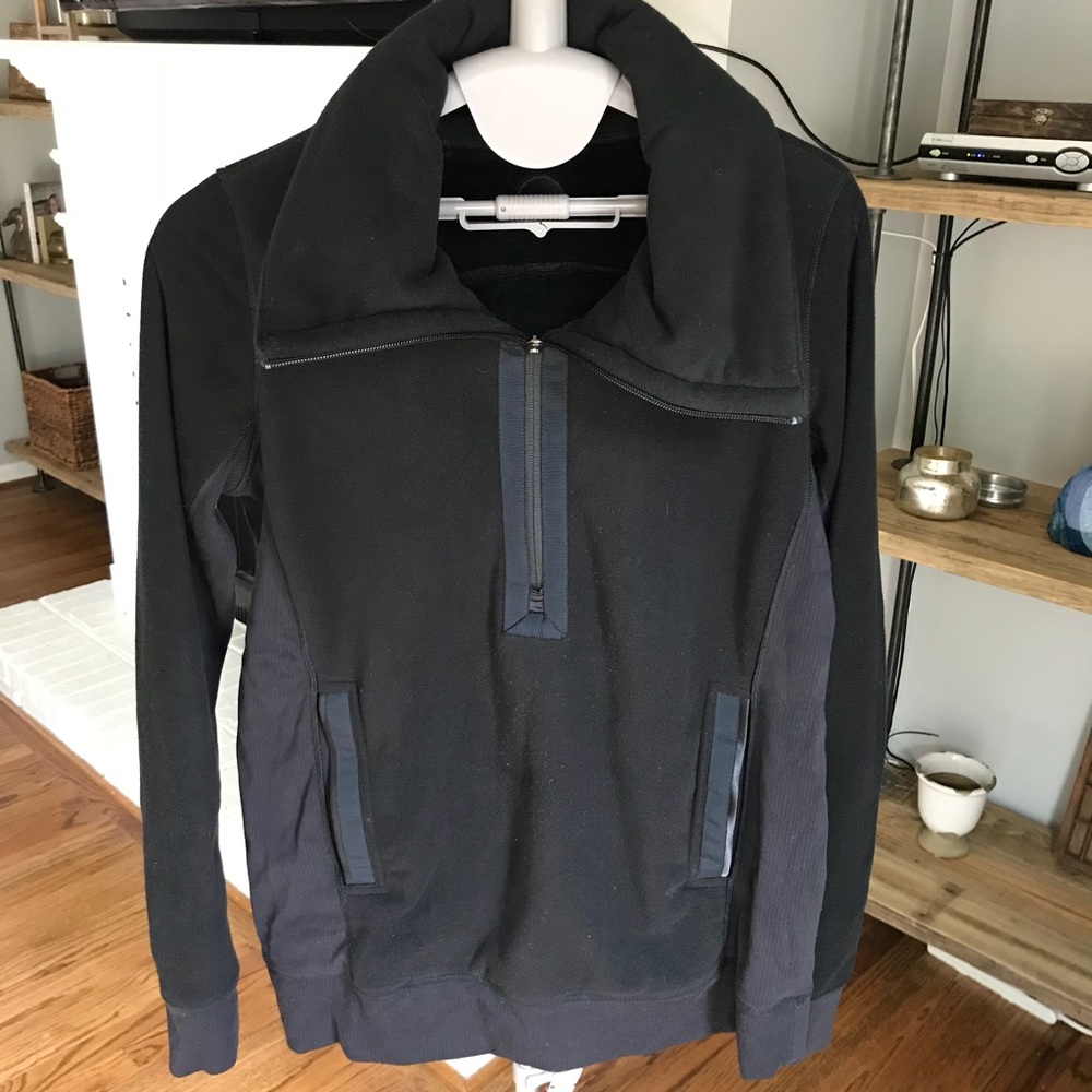 EUC Lululemon Black Post Chaturanga Pullover